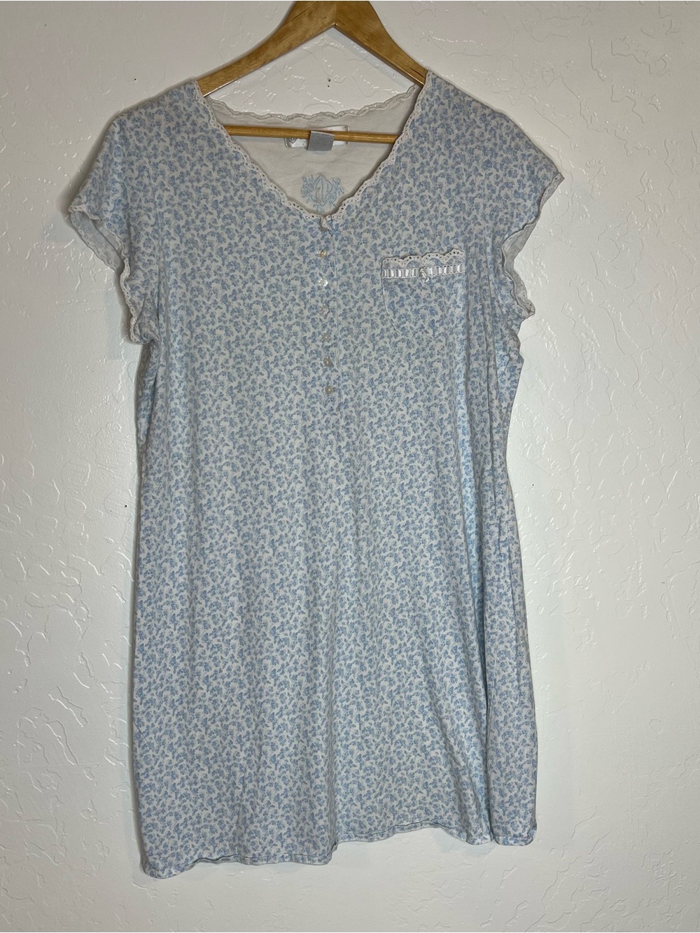 Eileen West Light Blue Floral Short-Sleeve Gown Lace trim Cottagecore Classic